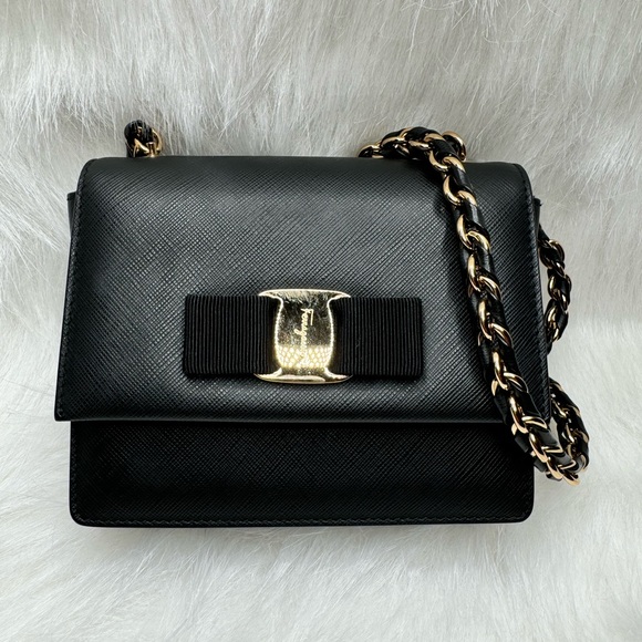 ๐ฅ SOLD Ferragamo Mini crossbody bag - Picture 2 of 12